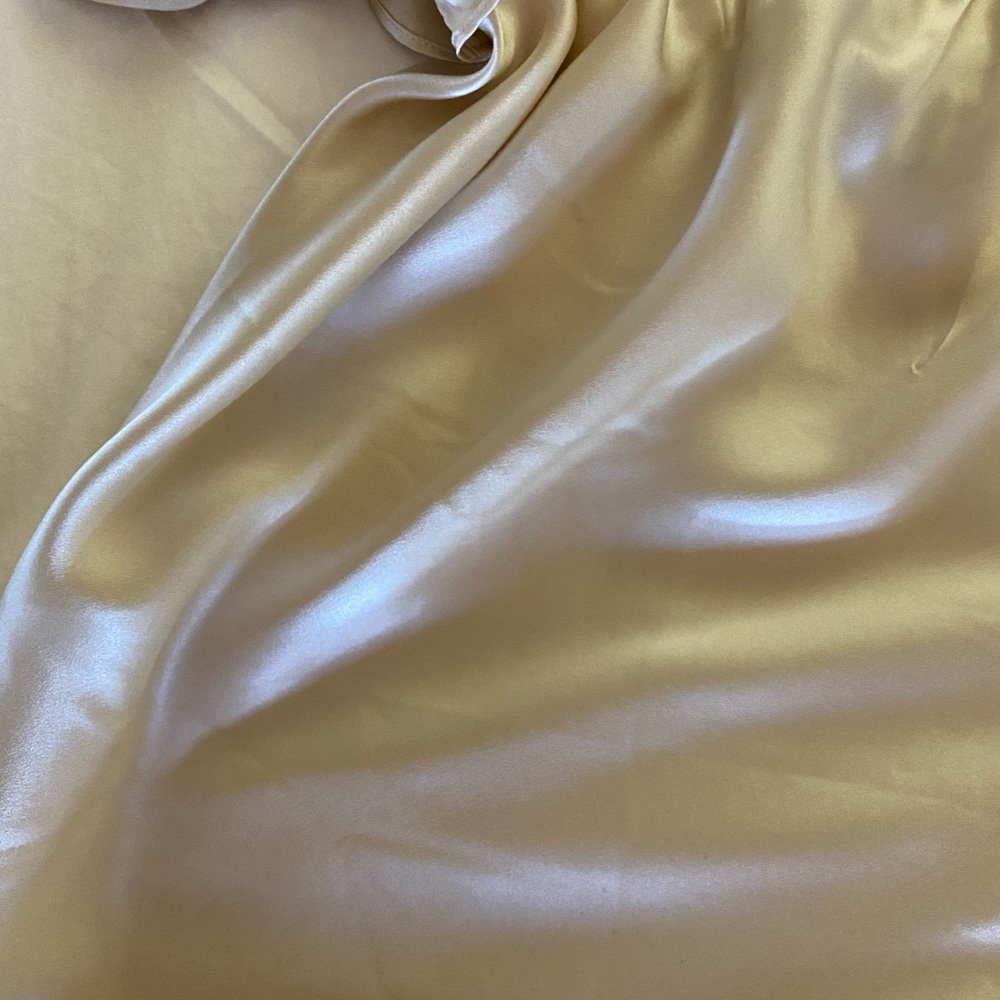 REFORMATION off the shoulder gold top - Picture 3 of 3